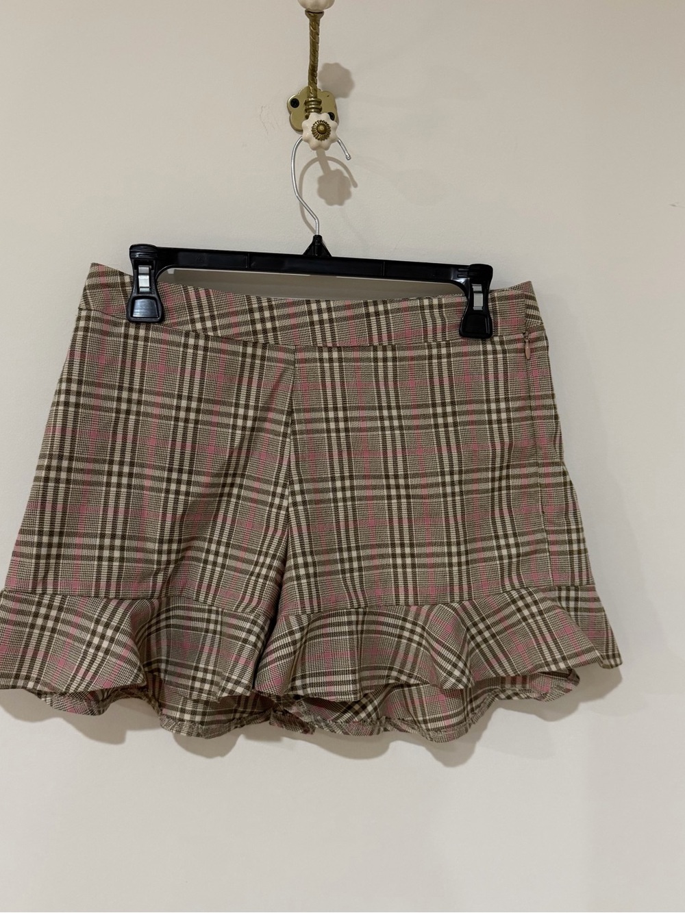 Plaid Ruffle Hem Shorts - Brown & Pink